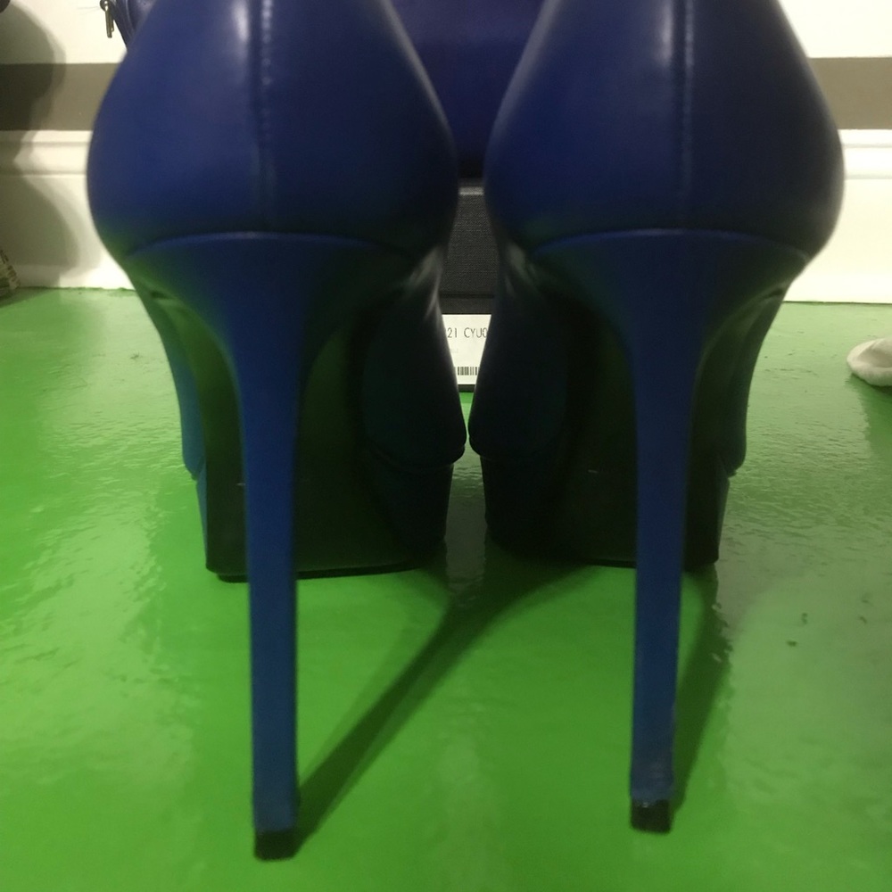 Saint Laurent Blue Seta Calf Heels 9 1/2 = 39 1/2
